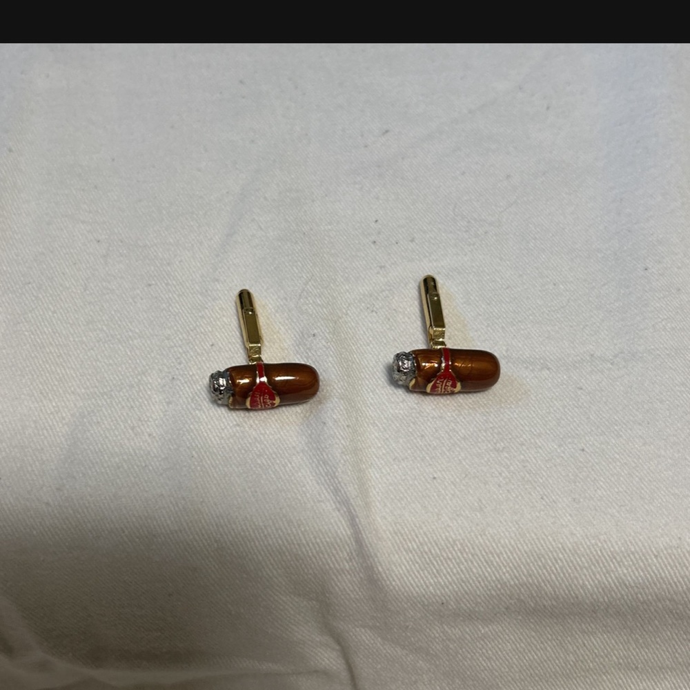 Cigar cufflinks
